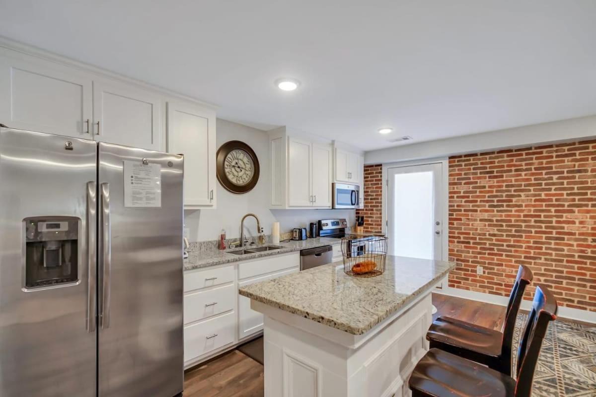 דירות Eagle Exec Loft In Downtown סטייטסבורו מראה חיצוני תמונה